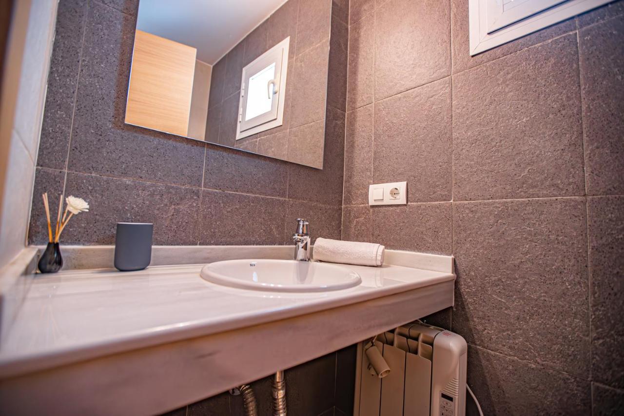 Holidays, Edificio Serraneu, Sierra Nevada 4 Personas Y Parking Ngoại thất bức ảnh