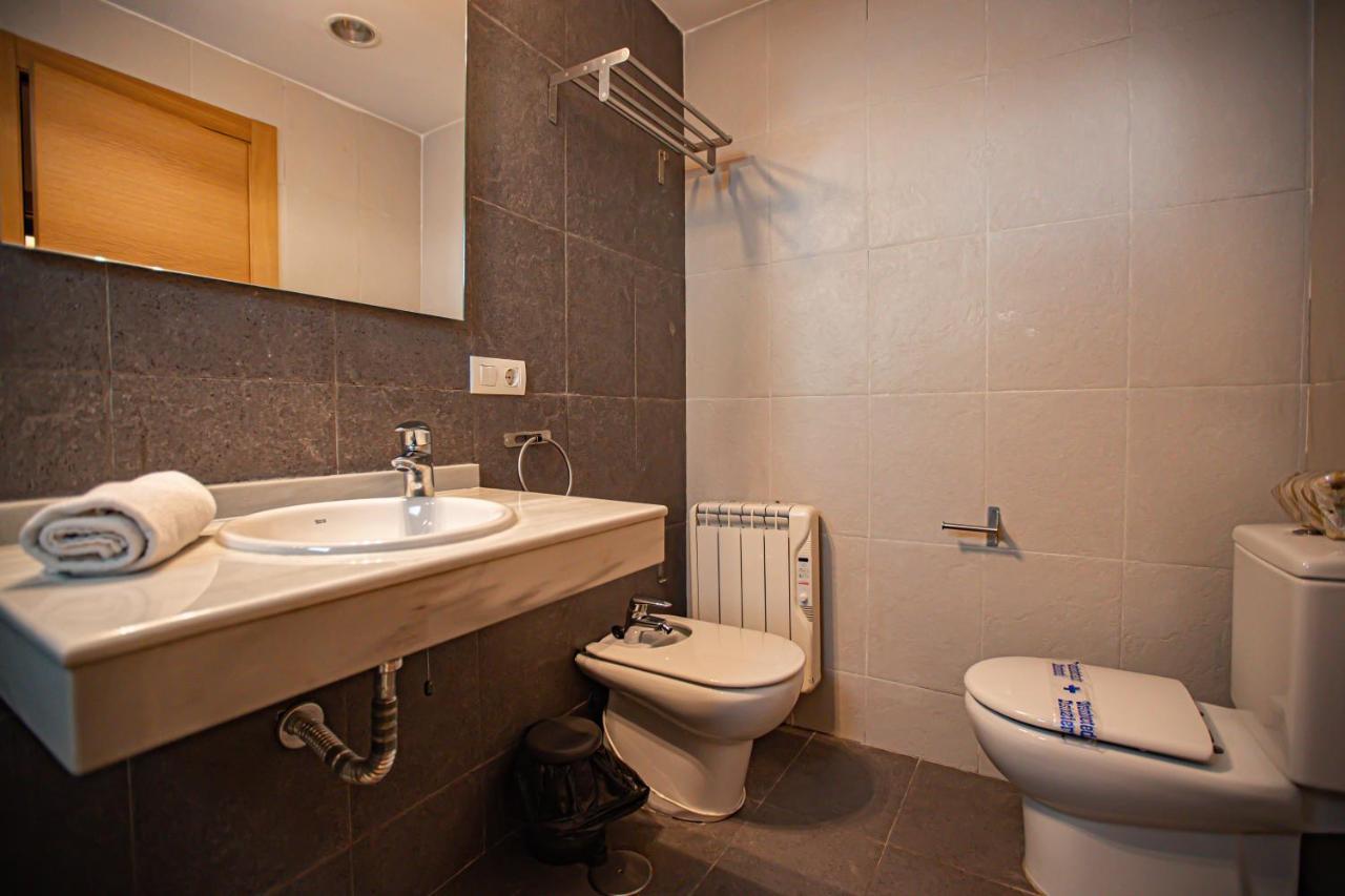 Holidays, Edificio Serraneu, Sierra Nevada 4 Personas Y Parking Ngoại thất bức ảnh